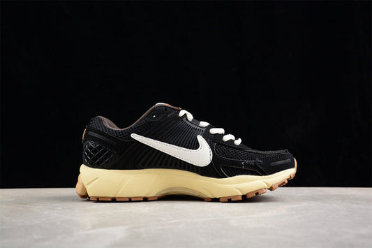 Nike ZOOM VOMERO 5 SP WHITE/BLACK/YELLOW FD0533-998